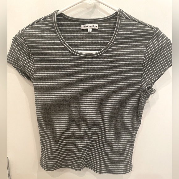 *LIKE NEW* Reformation Muscle Tee XS - Picture 2 of 4